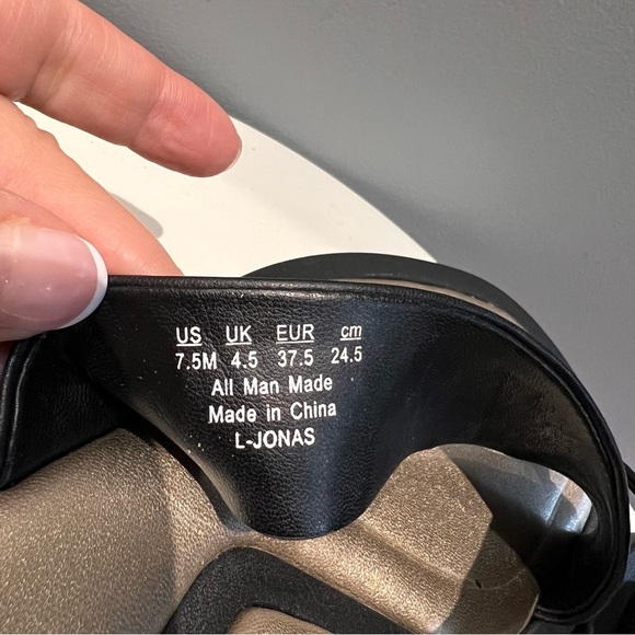 Franco Sarto Jonas Platform Sandals Black Faux Leather Thong Flatform Size 7.5 - Picture 5 of 7